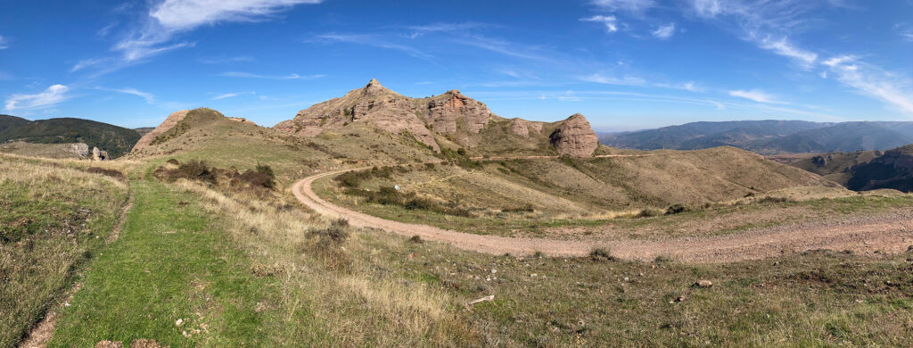 Panorámica del collado Londeras o majada La Castillo. Tobía, La Rioja.